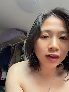 Stripchat Free Live Porn of Iridessa-