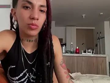 Stripchat Live Sex Cam of niah_11