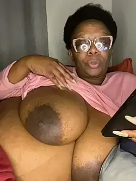 Stripchat Live Sex of BoobsQueeen