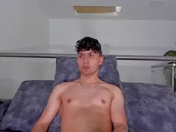 Stripchat Nude Webcam of Valerio_James7