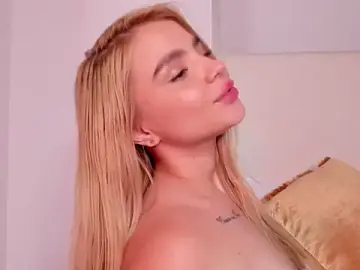 Stripchat Free Live Porn of Sofi_glow