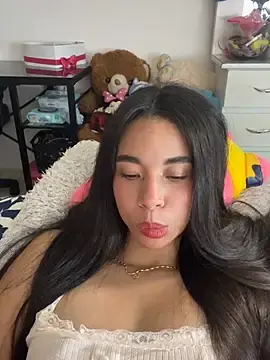 Stripchat Watch Live Sex Cams of Milleradhara24