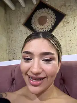 Stripchat Adult Webcam of Arianavillada