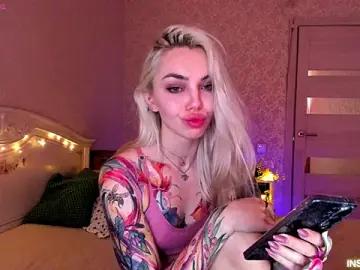 Stripchat Best Webcam of LillyMoure_