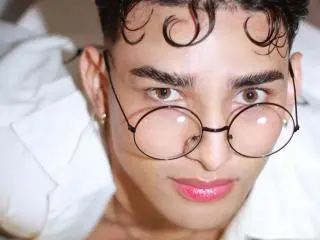 Xlovecam Best Webcam of LogaanHotts