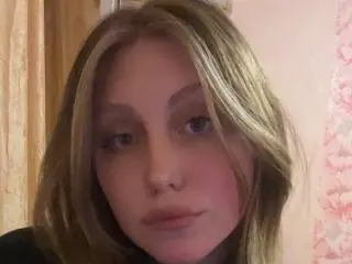 Xlovecam Live Sex of MelinaBoye