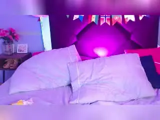 Xlovecam Watch Live Sex Cams of MyaaTyler