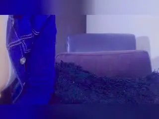 Xlovecam Private Sex Chat of MissGilliSquirty