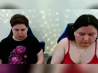 Xlovecam Live Sex Cam of BeckyAndEllen