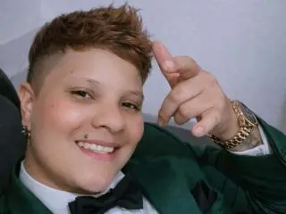 Xlovecam Sex Cam of MiaCapucci