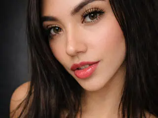 Xlovecam Sex Cam of SofieWhite