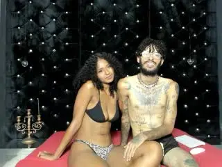 Xlovecam Sex Cam of JeniferandBenn