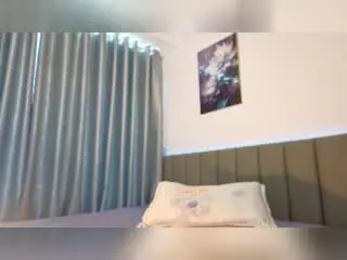 Xlovecam Live Sex Cam of SweetyVikky