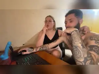 Xlovecam Live Sex Cam of MikeAndAnna