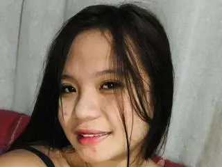Xlovecam Nude Webcam of YannaDirtyOne