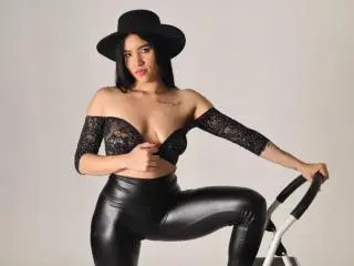 Xlovecam Live Sex of DaniellaPicc