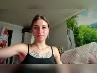 Xlovecam Free Porn Cam of RoxanaKrausse