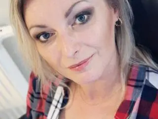 Xlovecam Sex Chat of XLovelyVanessa