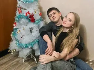 Xlovecam Adult Webcams of ShawtyMiaAndJack