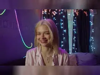 Xlovecam Free Porn Cam of ShellaKinnison