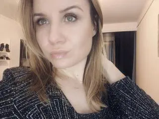 Xlovecam Private Sex Chat of HeartlessQueenn